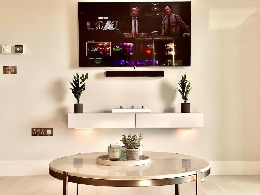 Apartment 34 Cliff Edge Interior Designed Luxury With Sea Views *
